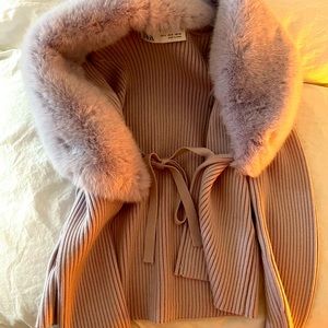 ZARA long sleeve cropped cardigan /faux fur neckline